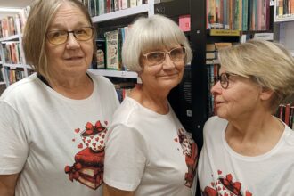 Las Palmasin Suomi-Kerhon kirjaston voimakolmikko